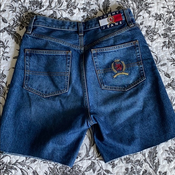 Tommy Jeans vintage shorts - size 28 - Picture 2 of 3